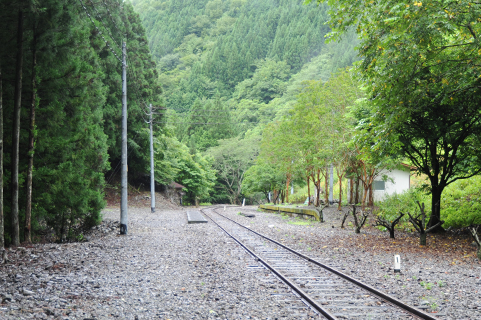 尾盛駅全景