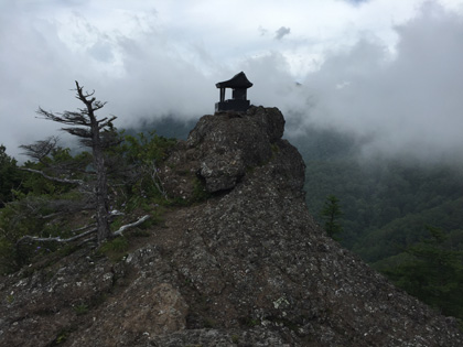 トキンの岩